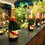 일상도 영화가 되는 곳, 파리. 그들의 파티문화는?