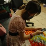 아이유 <b>대기실</b> 모습직찍!!ㅋㅋㅋ
