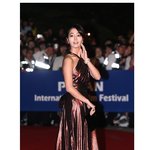 부산에서 여신미모 뽐내는 이민정