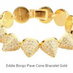 여자용 <b>아이템</b>도 가리지 않는 '지드래곤'