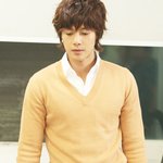 <b>수트</b>빨 + 꿀피부 최강 비주얼 쩌는 김현중