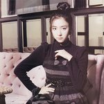 머리 올백한 신세경 최근, 얼굴이 확 <b>사네</b>