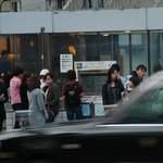 일본 거리한<b>복판</b>, 눈비비는 김태희 직찍~