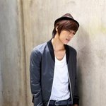 한결 슬림해진 박정민, 일본 <b>잡지사</b>와 인터뷰 현장 직찍