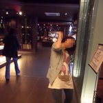 구루병 쇼핑몰 모델 따라잡기, 따라잡는 여자 뷔페편