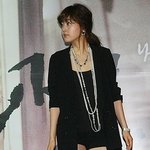 <b>바지</b> 깜빡한듯한 여자 연예인