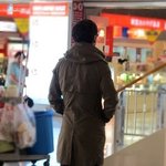 공항에서 우월한 뒤태 뽐내는 윤계상