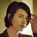 옆모습 <b>조차</b> 우월한 남자 외모