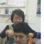 블루<b>클럽</b>에서 머리자르는 <b>남자</b>