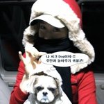 강아지와 셀카 촬영한 피부<b>미인</b> 성유리