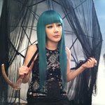 초록색으로 염색한 '<b>2ne1</b>' 박봄