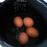 [요리] <b>밥솥</b>으로 만드는 찜질방 계란 :)