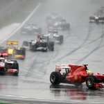 샴페인 멈을 만나 f1으로 향하다