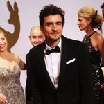 올랜도 블룸,턱시도 입고 시상식에