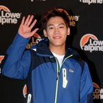 바쁜 스케쥴 <b>존박</b>, 충혈된 눈 안쓰러워