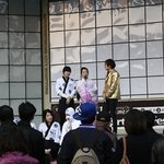 <b>식당</b> <b>개업</b>인데 기모노를 입어서까지 해야 했냐?