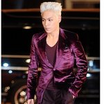 청룡 영화제 참석한 <b>백발</b> 머리 빅뱅 탑