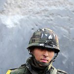 <b>목숨</b>을 건 사람들을 위해