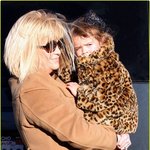 호피<b>무늬</b>로 맞춰 입은 아너와 제시카 알바