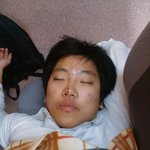 <b>연평도</b> 포격처럼 제친구도 얼굴을 포격당했습니다.