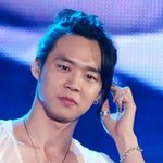 도대체 왜 하는지 알수 없는 남자 <b>머리</b> <b>스타일</b>