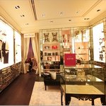 '아장 프로보카퇴르 (Agent Provocateur)'