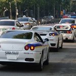 스포츠카로 경찰차를,,,ㅋㅋㅋ