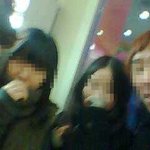 남자 4명의 완벽한 크리스마스. 사진 有