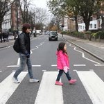 <b>락커</b> 윤도현 아빠도 애보면 힘들다...ㅋㅋㅋㅋㅋㅋ잇시티촬영