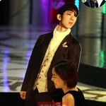 '<b>2am</b>'조권 들고 가는 가인