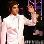 시상식장 강림한 <b>턱시도</b> 입은 남신들