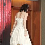 최근 <b>살</b>빠진 김태희, 등에 저건뭐지?