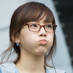 <b>안경</b>쓴 모습이 귀여운 아이돌