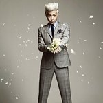 탑, <b>복고풍</b> 패션 완벽 소화