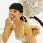 데뷔초 <b>속옷</b> 입고 광고 찍은 연예인