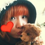 뽀뽀하는 <b>2ne1</b> 공민지