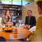 <b>심플</b> 원피스도 안젤리나 졸리가 입으면ㄷㄷ