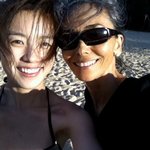 한효주 하와이 해변에서 쌩얼 인증! 완전 어려보여