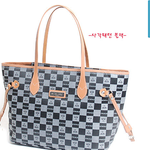 여성분들!! <b>시슬리</b> 가방고르는데 두가지 중에 골라주세염ㅃ!!