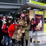 공항에서 넘어진 팬 <b>부축</b>해줬다는 이효리