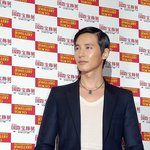 남자가 2:8가르마에 기름<b>떡칠</b>하면 완전 오크같겠죠?