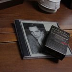 고급담배와 <b>앤틱</b>이 만나다