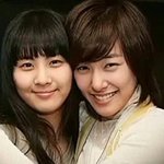 몸에 비해 얼굴이 <b>조금</b> 커보이는 여자 아이돌
