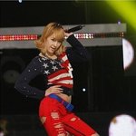 쥬얼리 <b>김은정</b>, 불편해 보이는 의상
