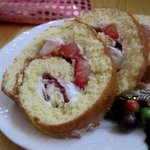 생크림딸기롤<b>케익</b> - 상큼한 딸기와 촉촉하고 부드러운 <b>케잌</b>시트의 조화♥...