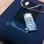 동생 졸업선물로 스와로브스키<b>usb</b>를 선물해줬어요^^