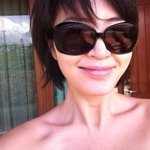 김혜수, <b>빗물</b>도 다 받아낼 쇄골