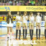 다리에 깁스한 '애프터스쿨' <b>유이</b>