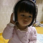 비틀즈의 <b>let</b> it be 듣는 17개월된 우리 나경이..