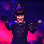 김현정, <b>민망</b>한 의상